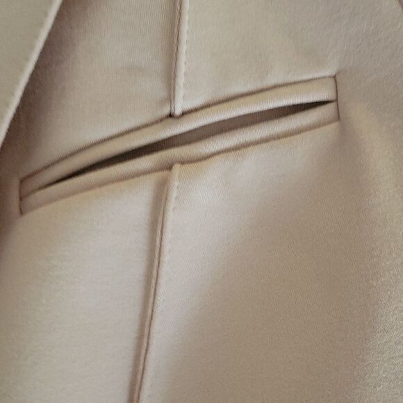 Suite    - Picture 6 of 12